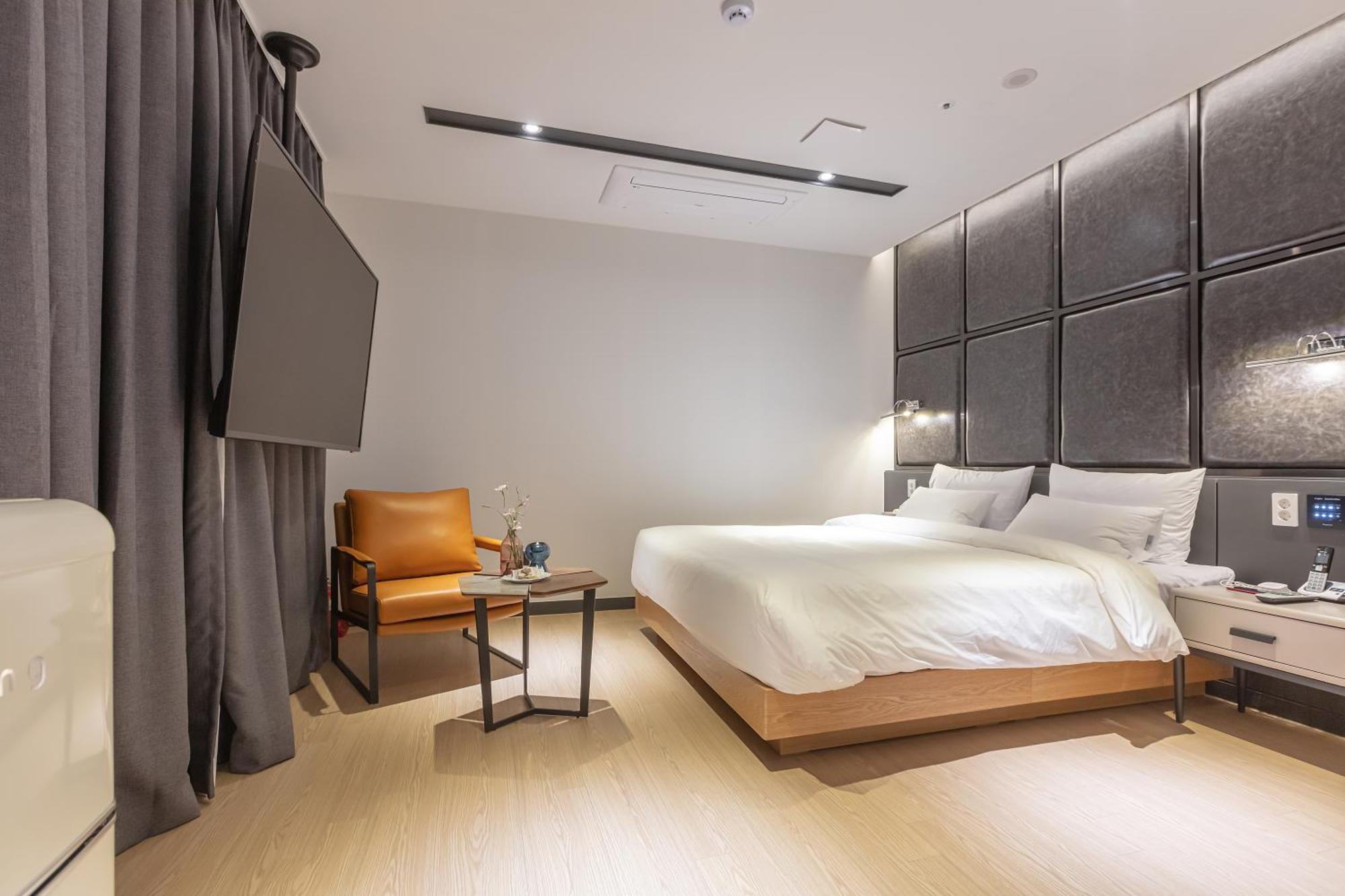 Nomad Hotel 金海市 外观 照片